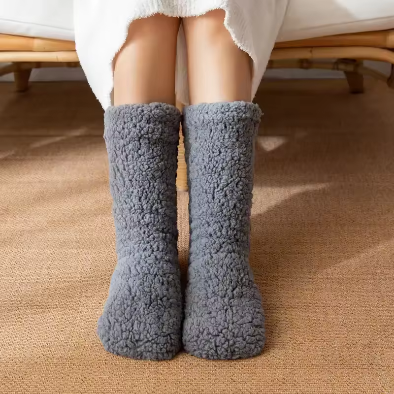 Fluffy Thermo Lounge Socken – Weiche warme Plüsch Haussocken für winterlichen Komfort