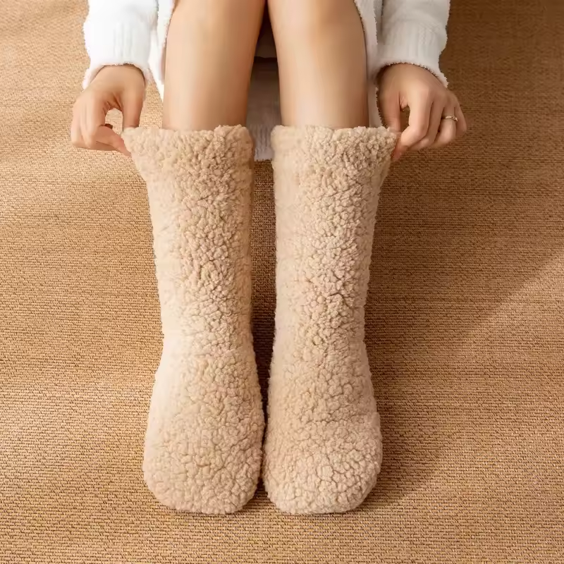 Fluffy Thermo Lounge Socken – Weiche warme Plüsch Haussocken für winterlichen Komfort