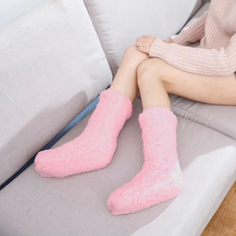 Fluffy Thermo Lounge Socken – Weiche warme Plüsch Haussocken für winterlichen Komfort